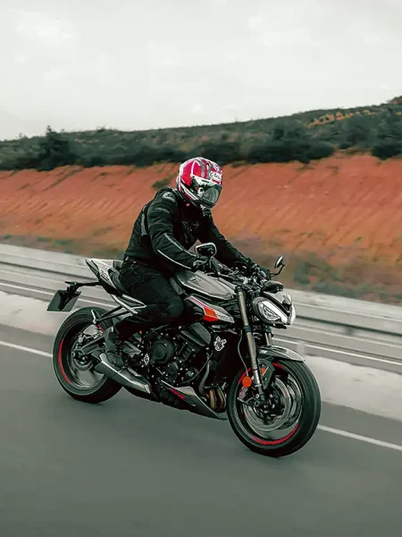 Comment personnaliser sa moto sans négliger confort et sécurité